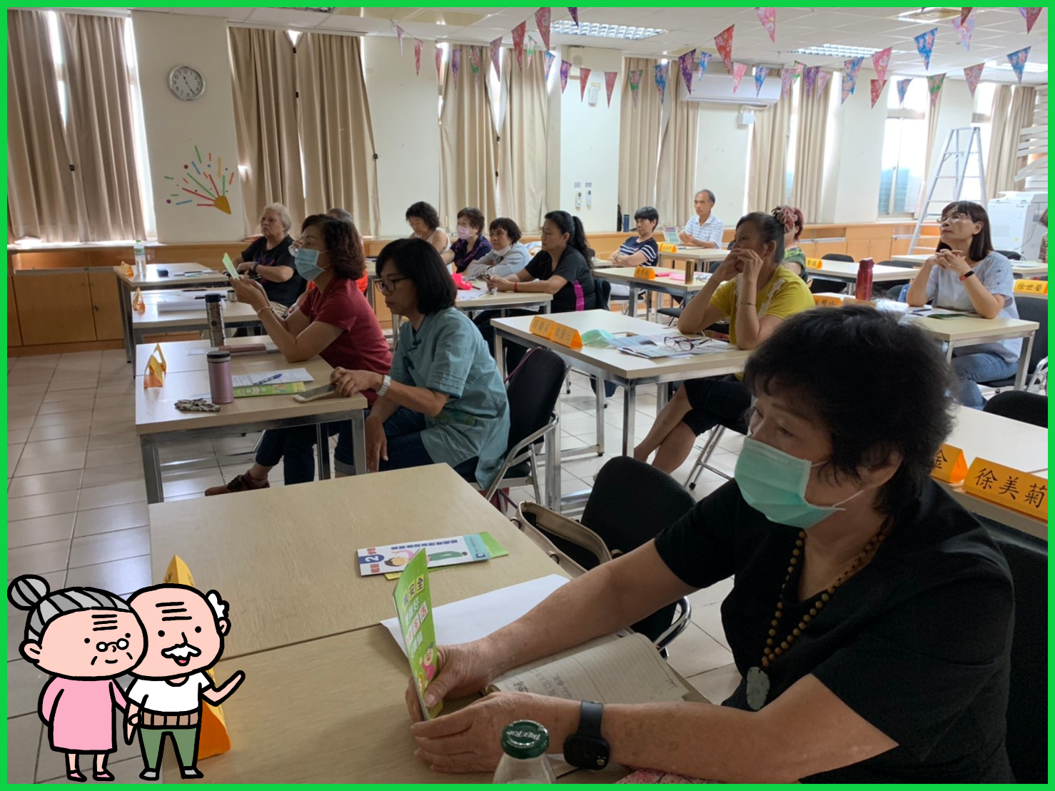 （圖一）應國立聯合大學（樂齡大學）邀請，宣導樂齡金融安全及正確金融消費觀念，預防金融剝削及金融消費爭議的發生。